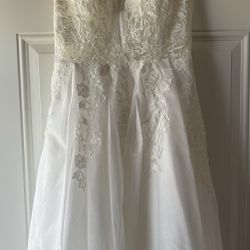 New Medium Wedding Dress