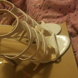 White heels 7 and black heels 7 1/2