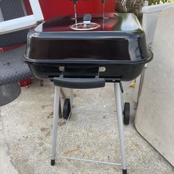 Charcoal grill in good condition and working well