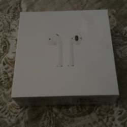 AirPods with wireless charging case