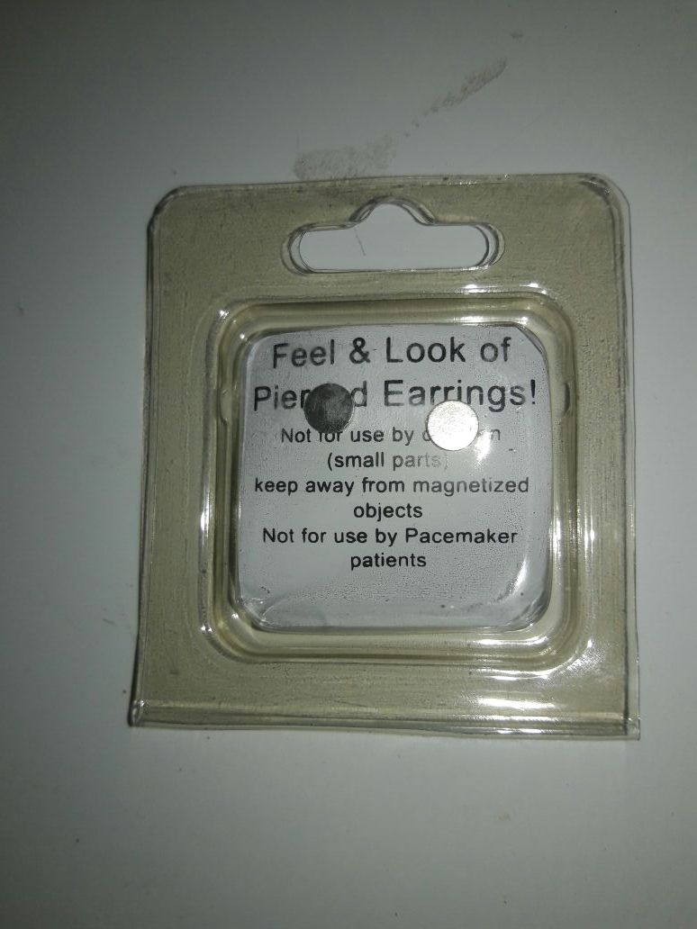 Magnetic earrings Crystal 1 pair 2$ or 6 pairs 6$