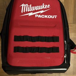 Milwaukee Pack out