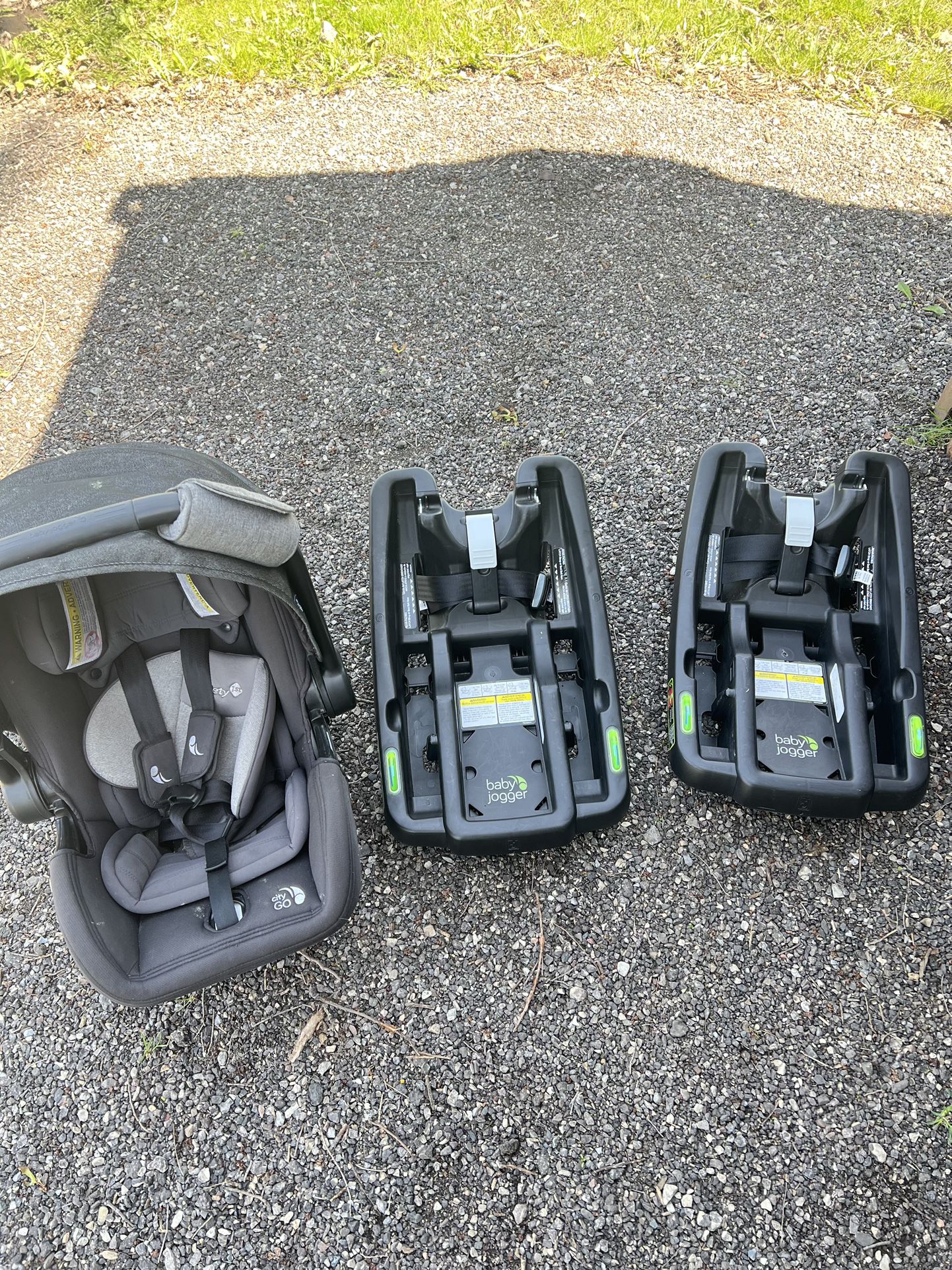 city GO Infant Car Seat And Two Vehicle Bases