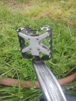REDLINE BEARTRAP PEDALS