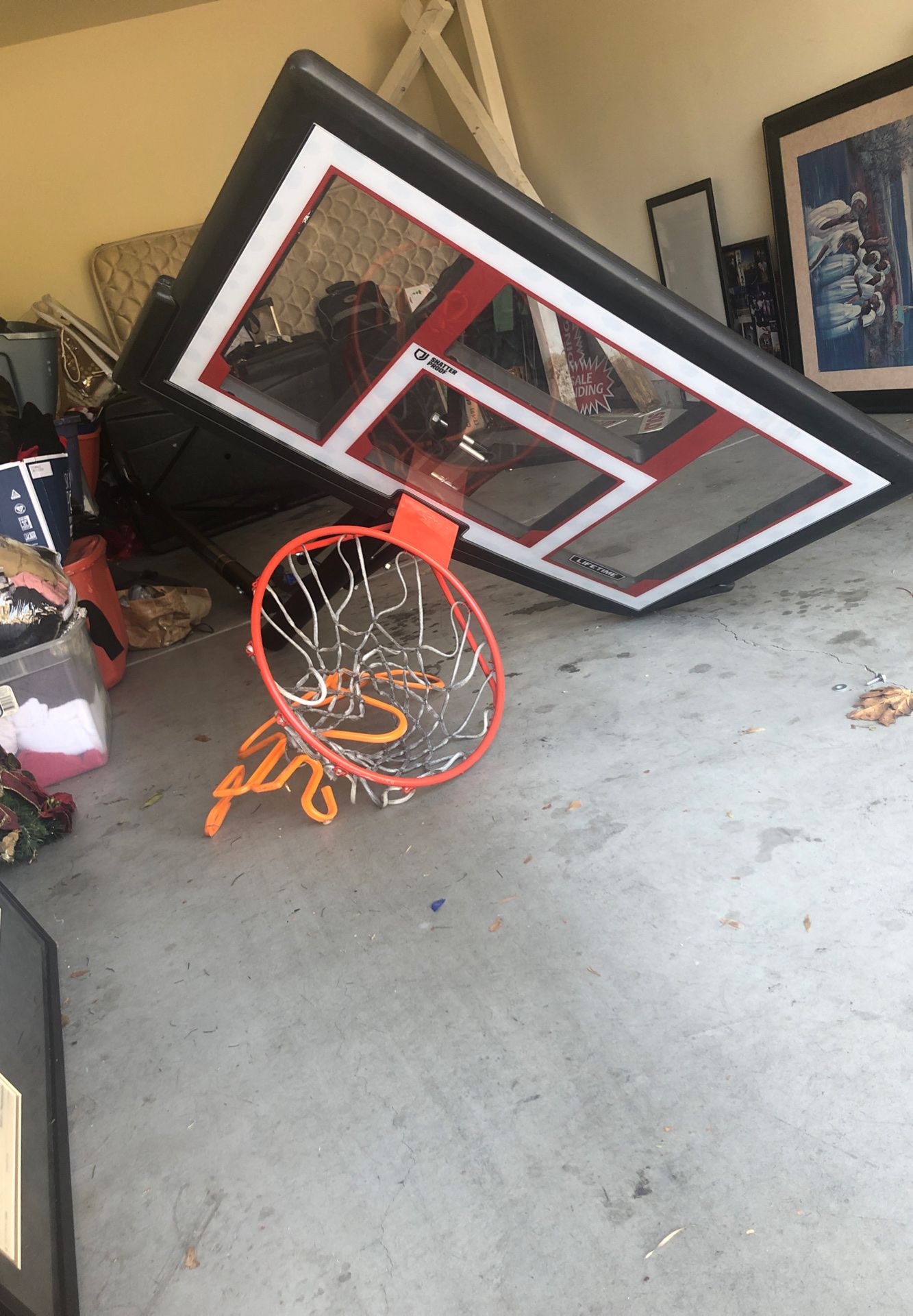 Basketball hoop lifetime brand with shatter proof