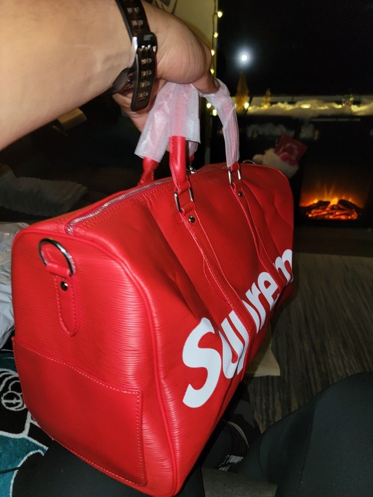 Supreme LV Duffle for Sale in Fresno, CA - OfferUp