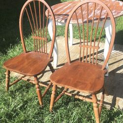 Beautiful Set Matching Solid Wood Dining Chairs! 🌞