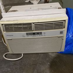 AC/ Air Conditioner 8,000 BTU 