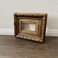 Vintage Carved Wood Picture/art Frame 9/12 Inches 