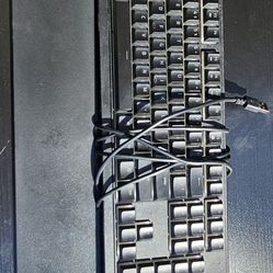 Corded Razer keyboard