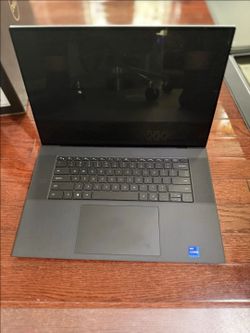 Dell XPS 17 9720 Touch (Intel Core i7-12700H, 32GB RAM, 1TB SSD Laptop
