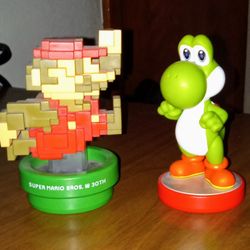 Mario Classic Color + Yoshi Amiibos