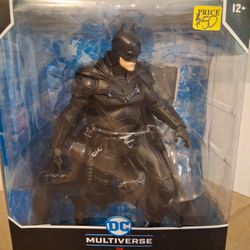 D C MULTIVERSE BATMAN STATUE