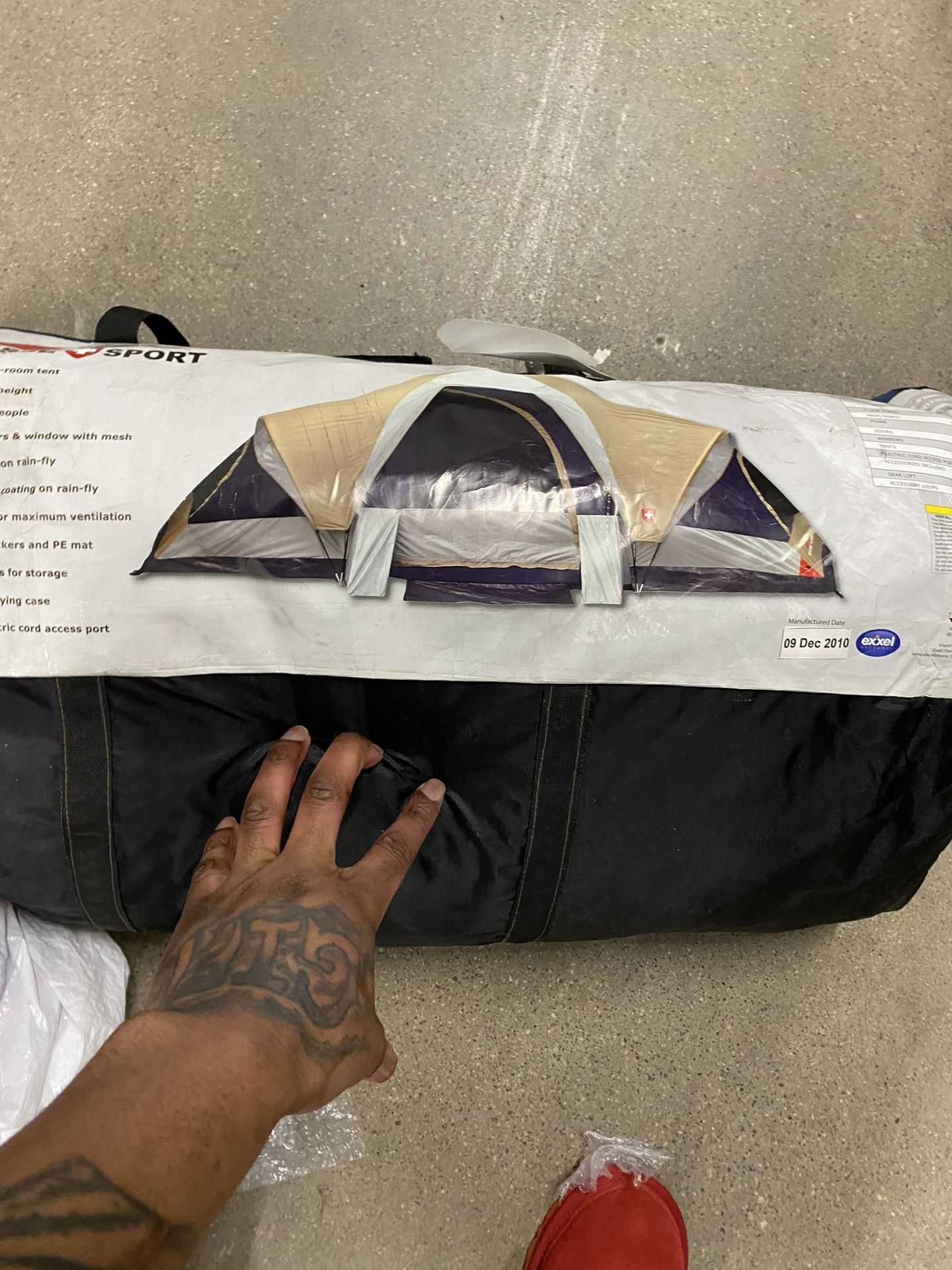  NorthEast Outfitters Eagles Peak 8-Person Multi-Room Tent.  This