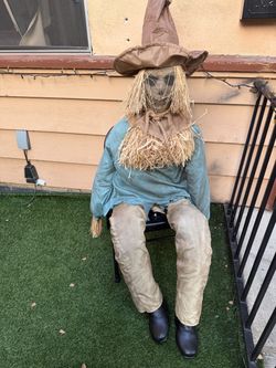 Life-Size Scarecrow Halloween Decoration