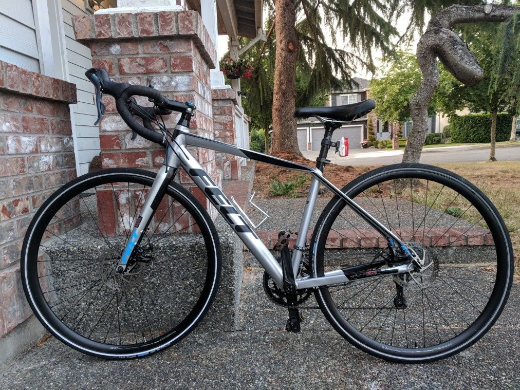 Felt VR60 Gravel/Road Bike for Sale in Lake Grove, OR OfferUp