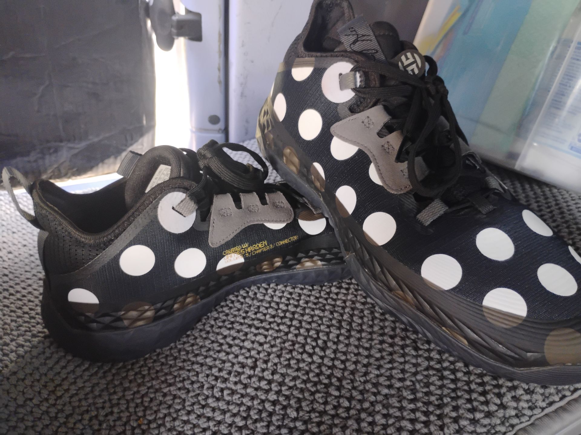 Adidas Harden vol 5 men's size 10.5 US