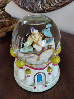 Aladin Musical Globe