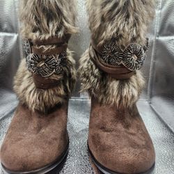 Sz. 7 Naughty Monkey  Boot/Booties. Faux Fur. Beaded.