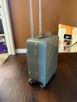 Hard Shell Spinner Carry-On Luggage