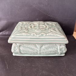 vintage green celadon porcelain lidded decorative box