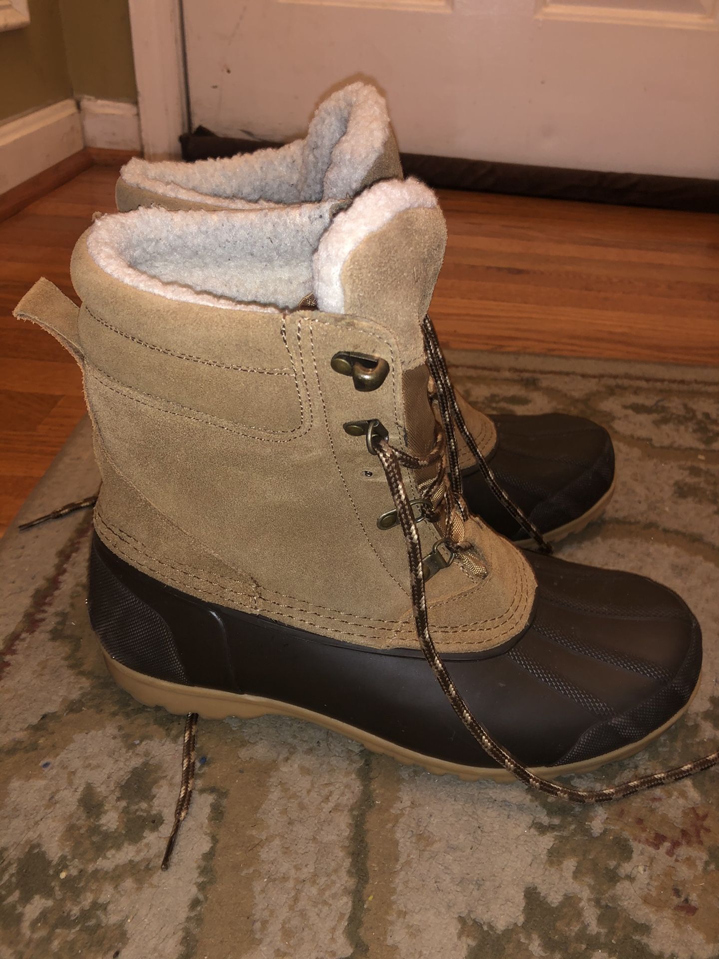 Men’s winter boots (lands End) size 10