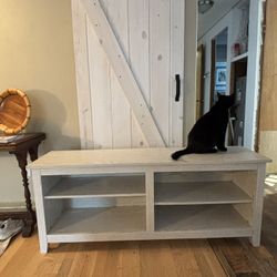 Entertainment/TV Stand