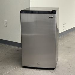 3.0 Whynter Compact Freezer Delivery Available 