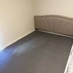 Queen Size Bed And Box Spring 
