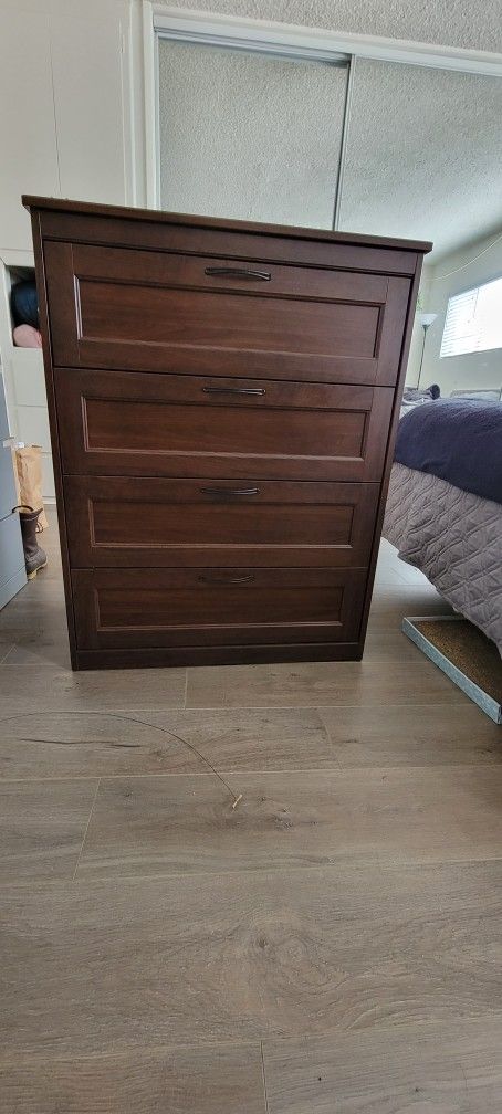 IKEA SONGESAND Dresser