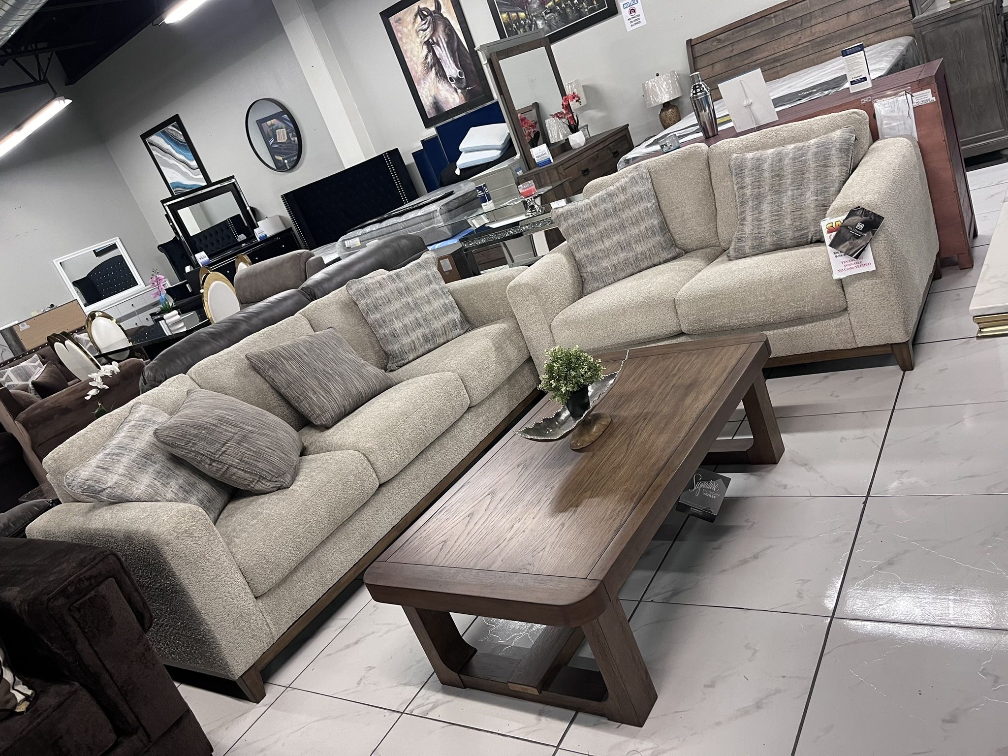 Beautiful Sofa Set ✨ Beige Fabric 