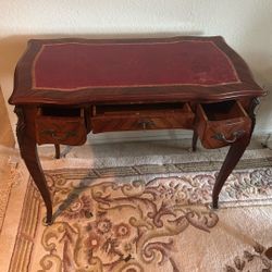1900s Vintage French Ladies Leather Top Desk 