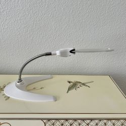 OttLite Optical Grade LED Magnifier for Arts & Crafts (Batteries NOT included) 