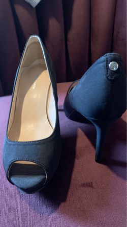 Liz Claiborne heels size 8 worn once
