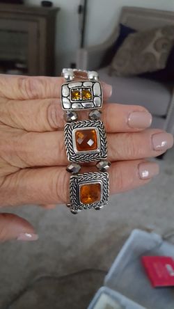 Metal/Stone costume stretch bracelet