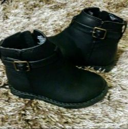 Baby Gap Faux Leather Boots size 7