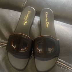 Sandles 