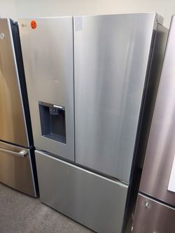 LG 26cu.ft Counter-Depth 3-Door French Door Refrigerator