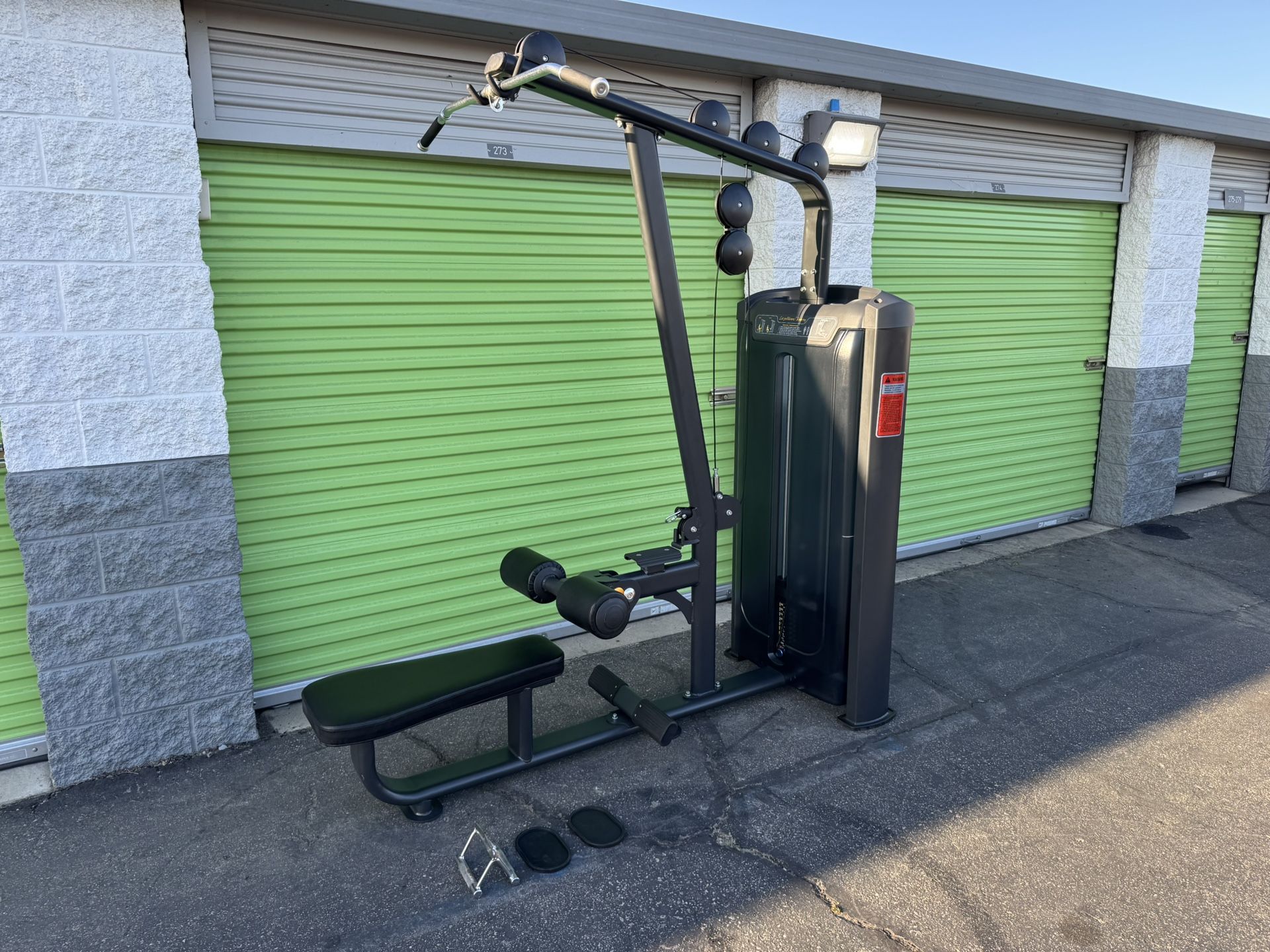 🔥 Brand New Lat Pulldown / Seated Row Combo Machine – Never Used!