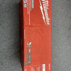 Milwaukee Tool M12 Brushless Pruning Shears