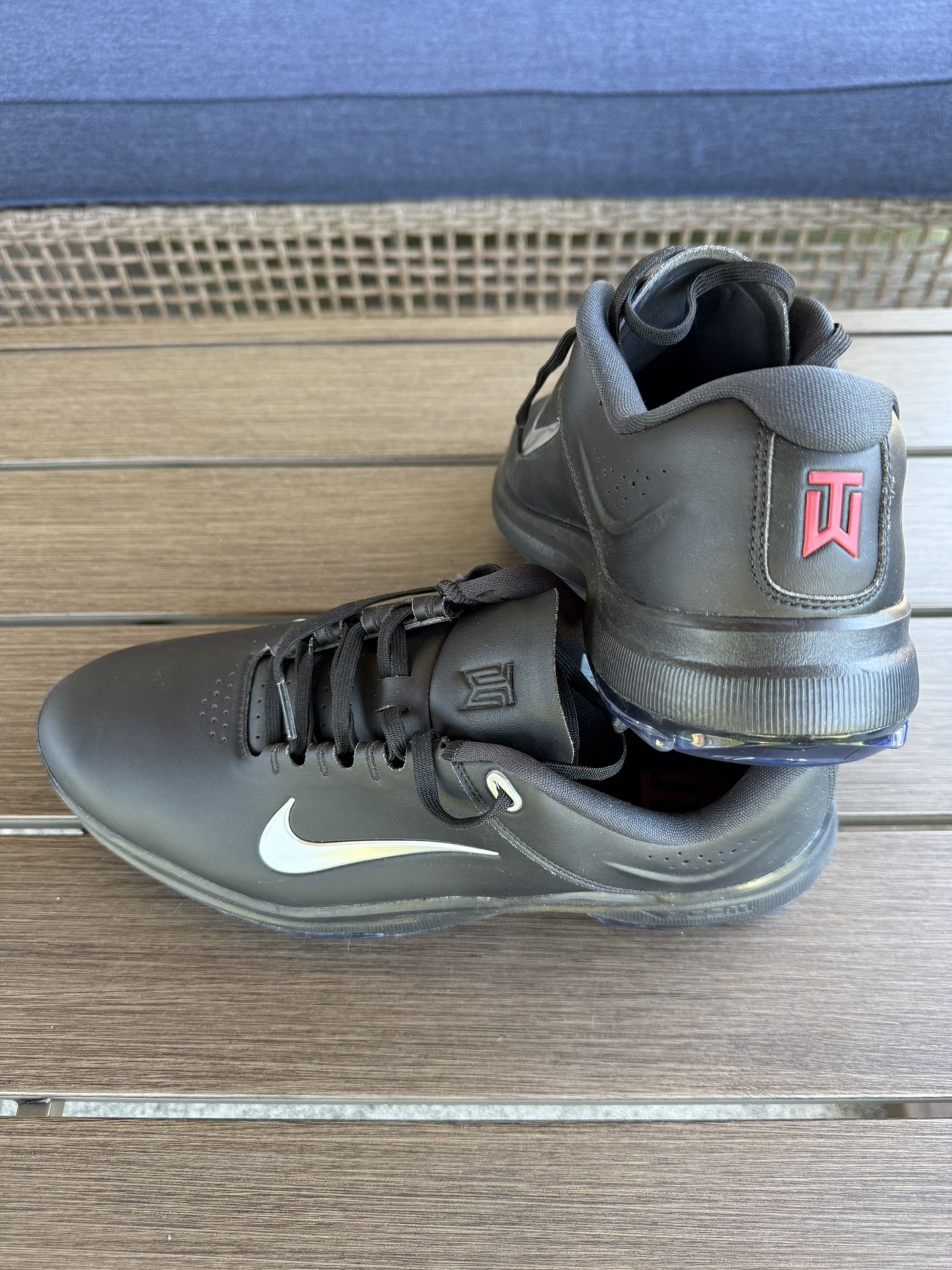 Tiger Woods Nike Golf Shoes Men’s Size 10.5 BRAND NEW