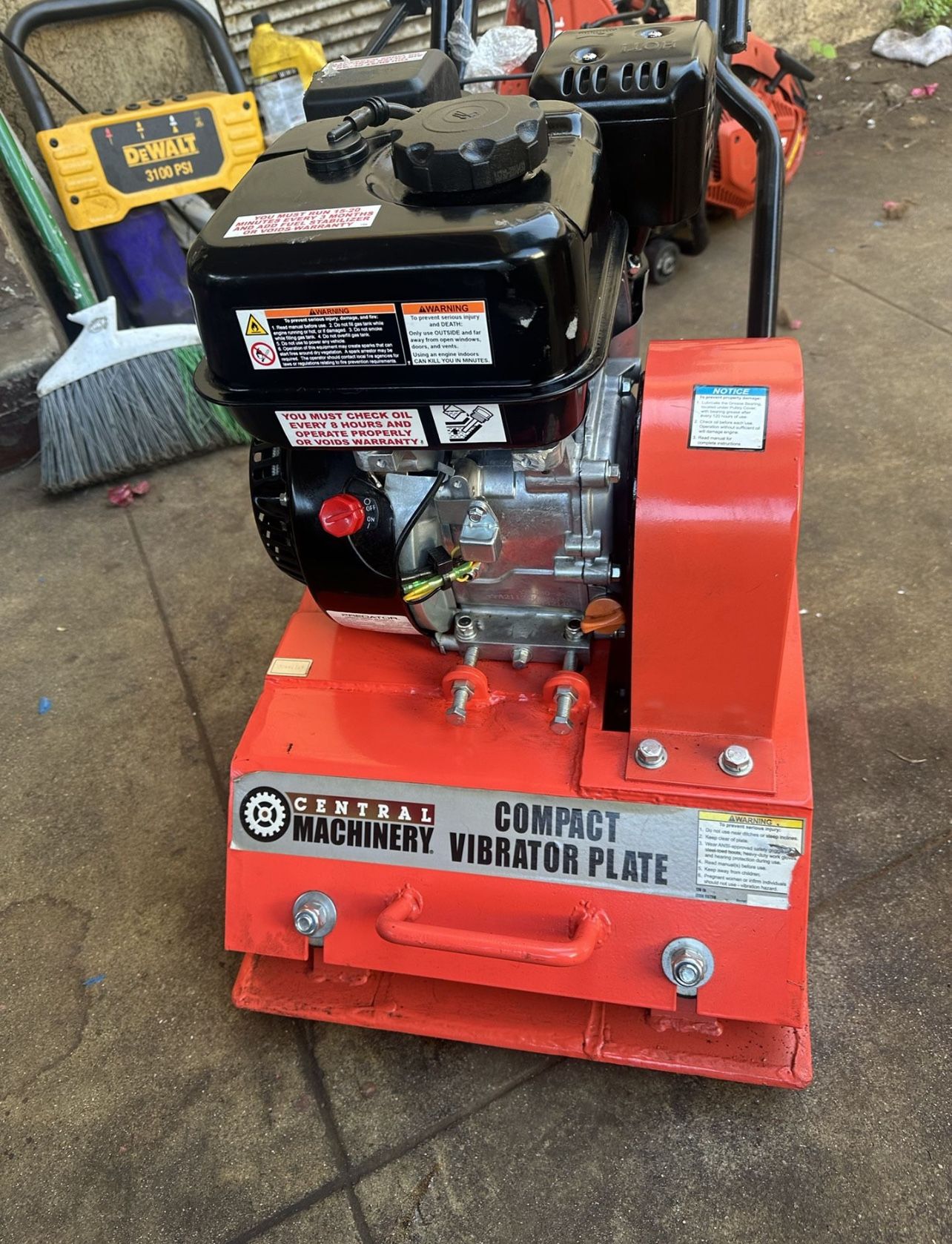Central machinery 6.5 hp plate compactor outlet