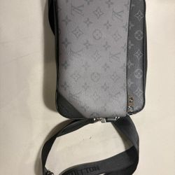 Louis Vuitton Monogram Eclipse Reverse trío Messenger