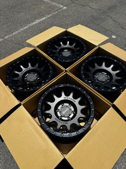 Method MR305 NV 6x135 17” Double Black Wheels