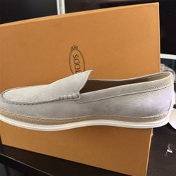 TOD’S Luxury Italian Loafers – NEW IN BOX – Size 12  Run Large 