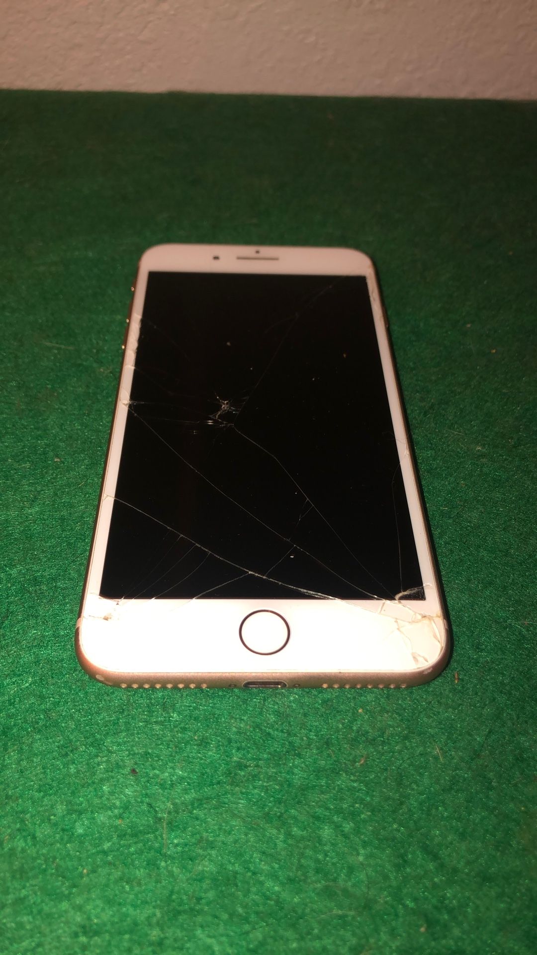 iPhone 8 Plus Rose Gold