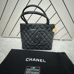 Chanel medallion