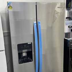 Whirlpool Refrigerator side by side in stainless steel