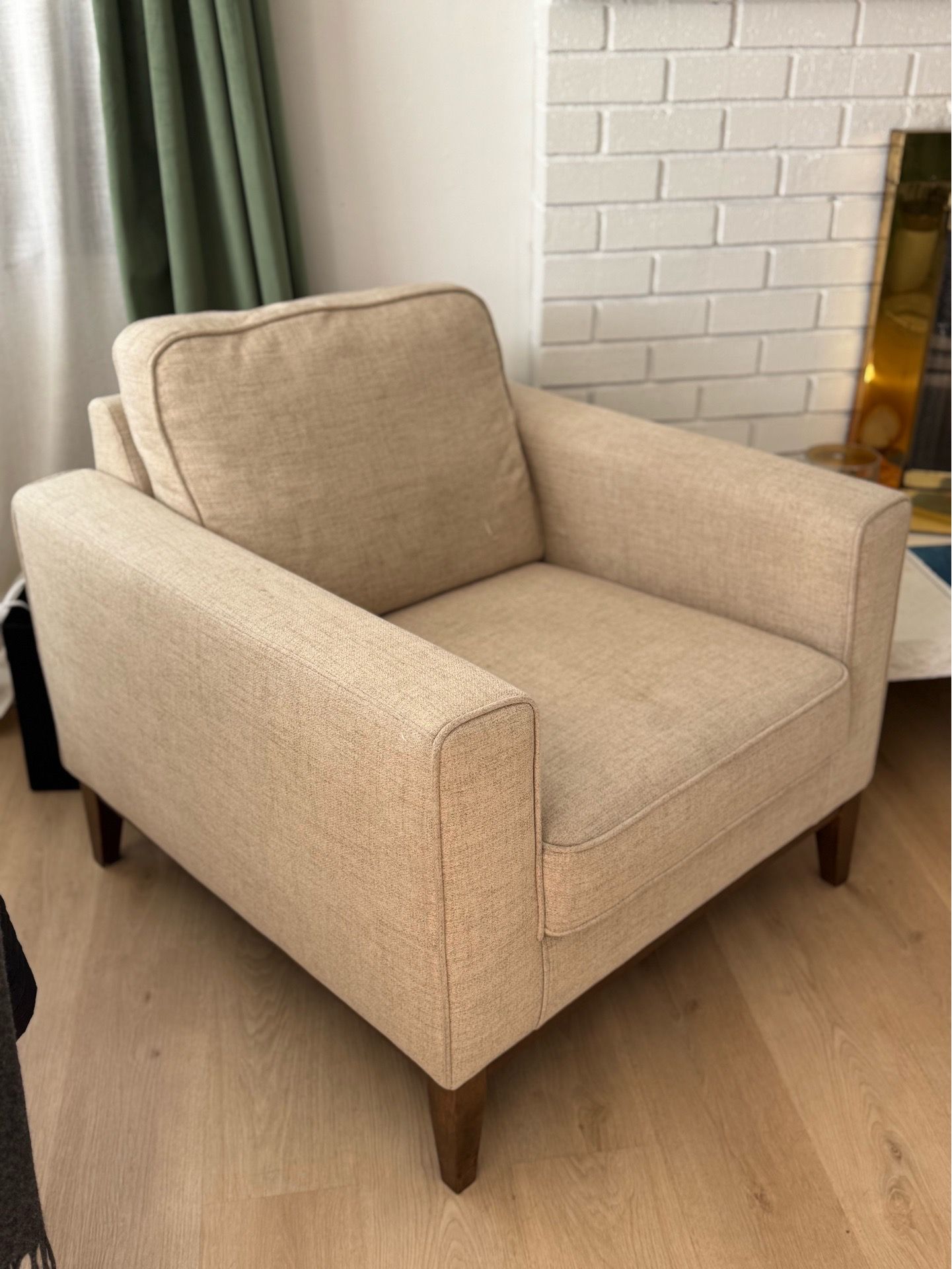 Mid-Century Modern Accent Chair – Cream/Beige