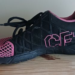 Reebok Women's  CF74 Crossfit  Nano 4 Workout Shoes
Black / Pink Toe Cover
(Size  8.5)